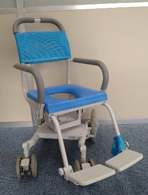 車いすタイプのシャワーチェア別角度